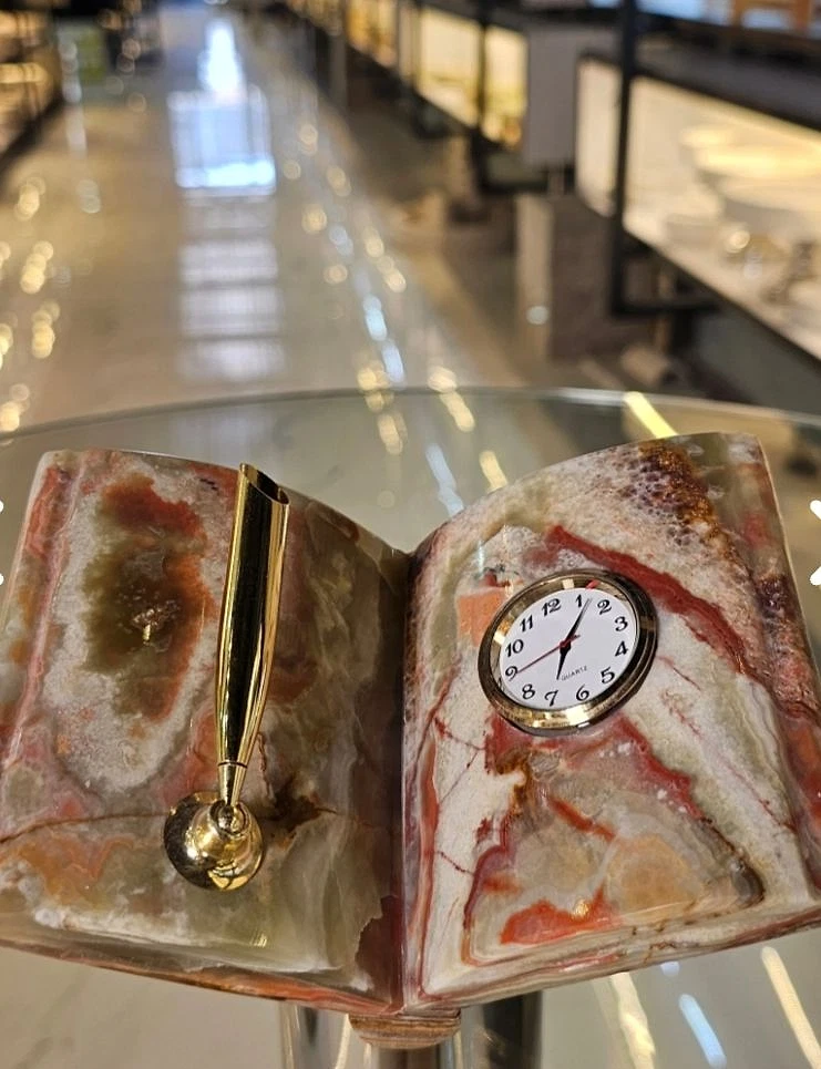 ساعت دفتر